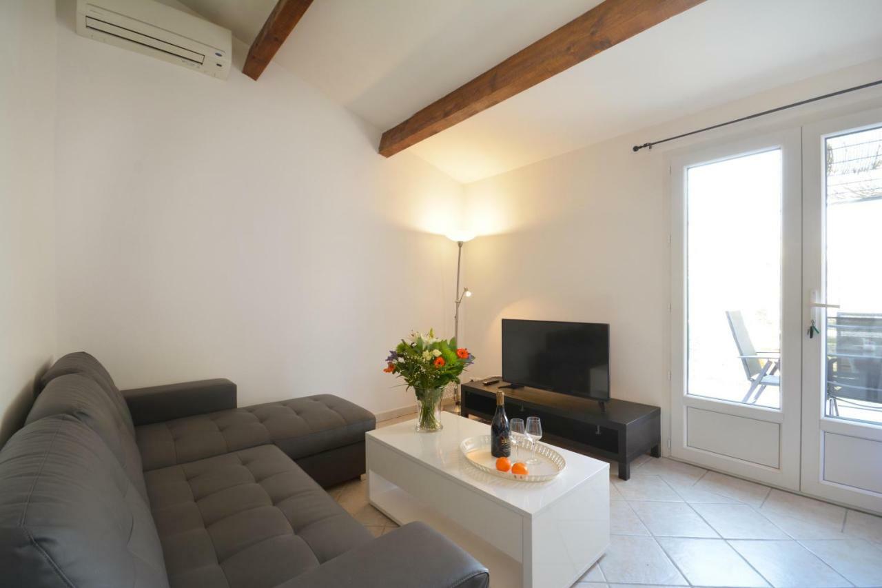 Mas Et Gite De La Picholine LʼIsle-sur-la-Sorgue Εξωτερικό φωτογραφία